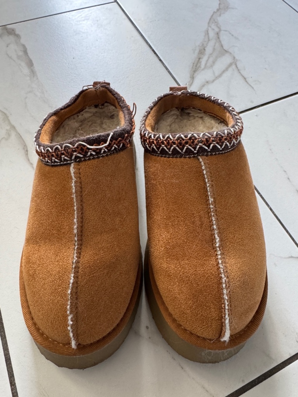 Cozy Slip-On Shearling-Lined Shoes - Tan